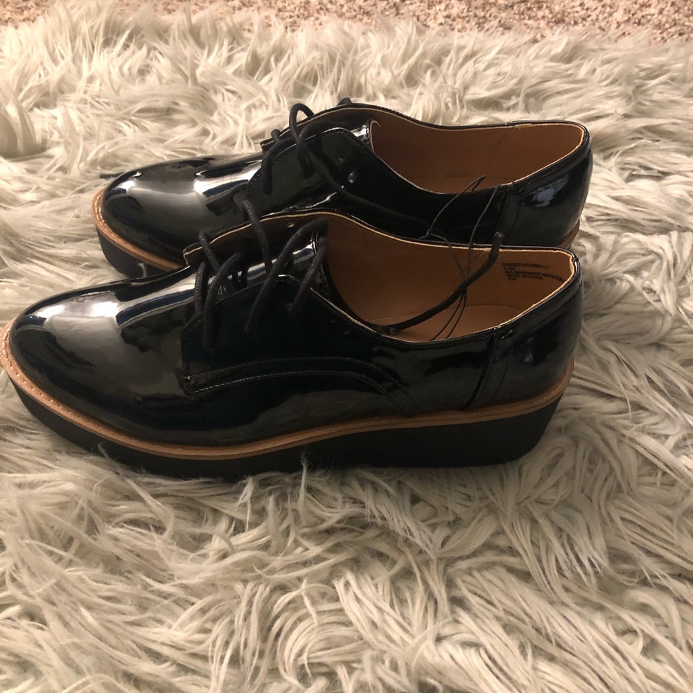BRAND NEW! W/O Box. Madden Girl platform loafers